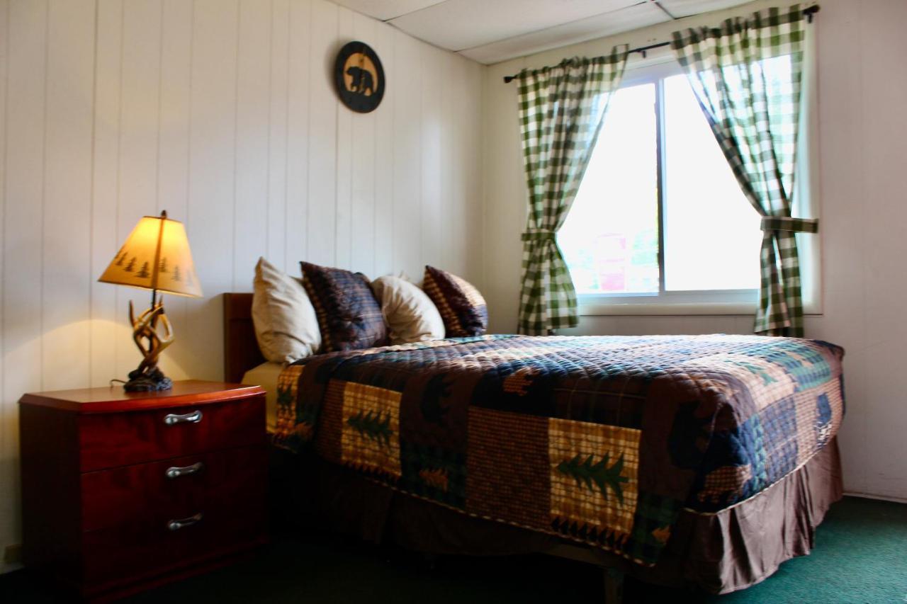 Motel Montreal Lake George Eksteriør billede