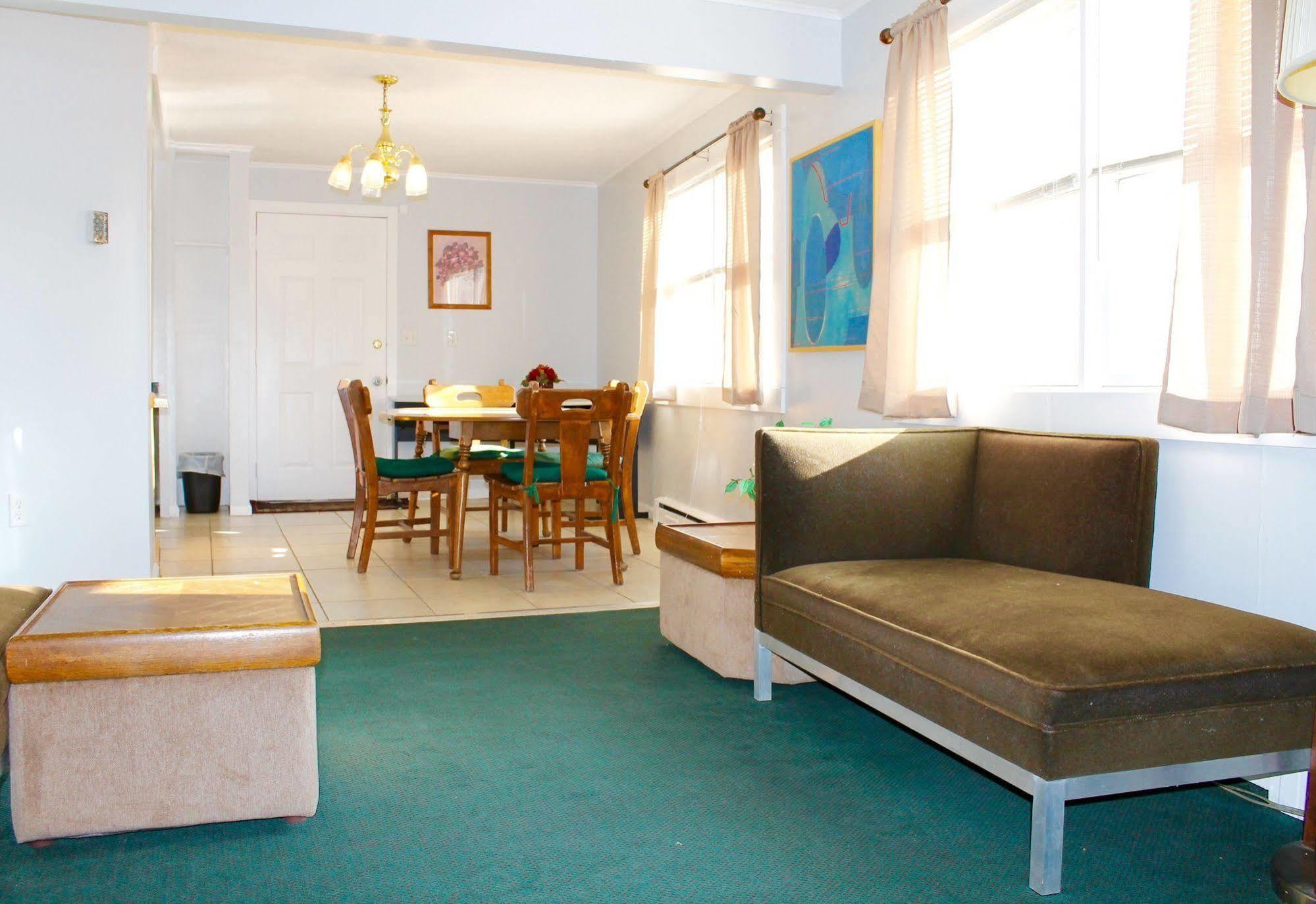 Motel Montreal Lake George Eksteriør billede